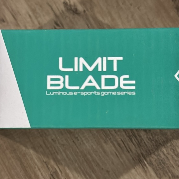 Limit Blade Gaming Mouse RGB Lighting Black - Picture 5 of 6